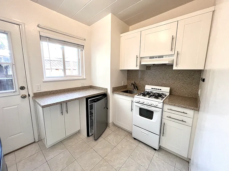 337 Chestnut Ave — Photo 1