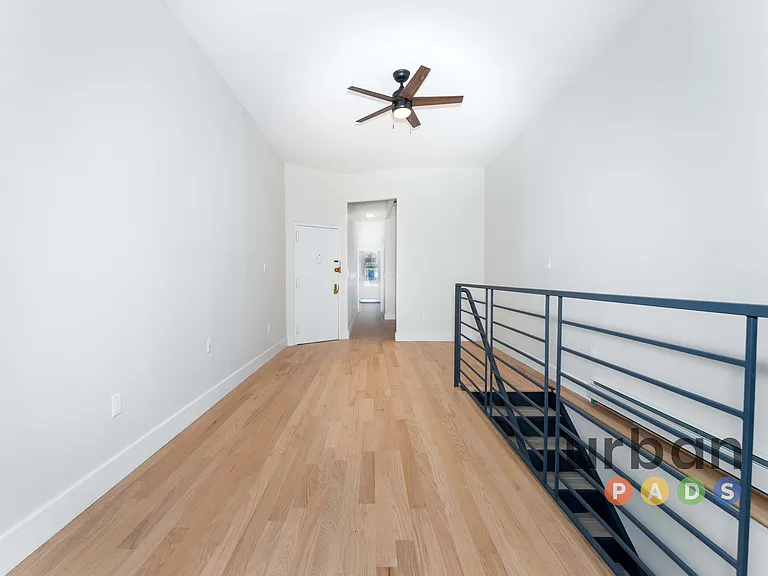 828 Halsey St #2B — Photo 7