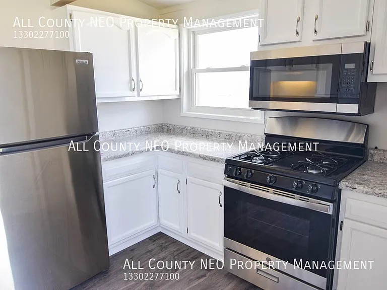2470 Center Ave — Photo 11