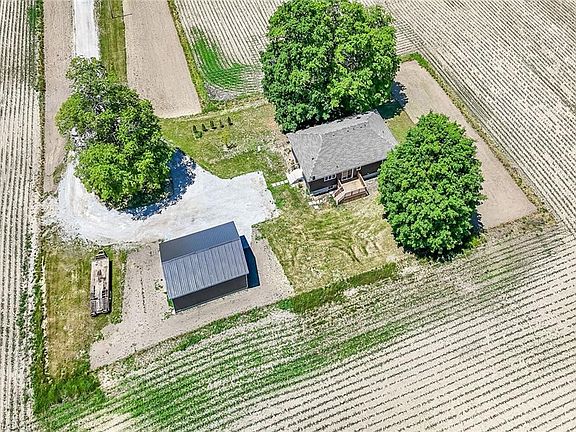 2nd image of 2336 Cockshutt Rd