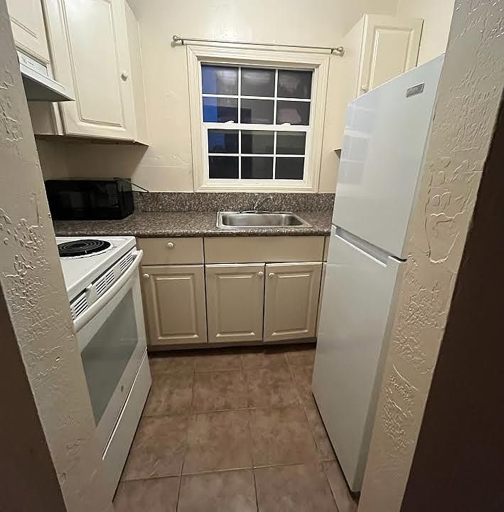 1st image of 1701 San Joaquin St #2