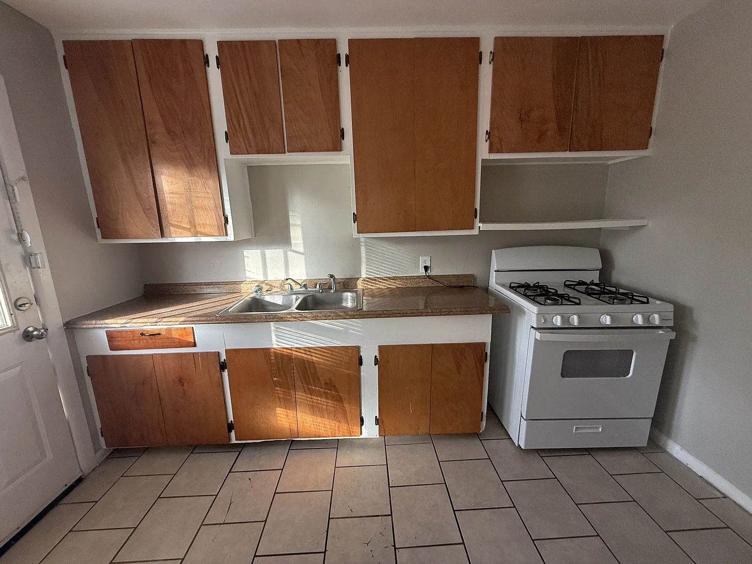 1535 Lazy Ln — Photo 2