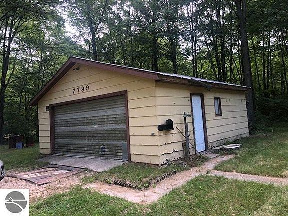 2nd image of 7799 Wild Oaks Dr