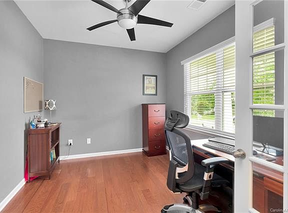 5th image of 1801 Deer Meadows Dr