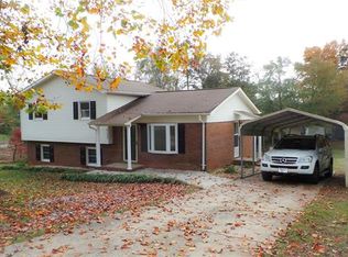 1005 Cape Hickory Rd, Hickory, NC 28601