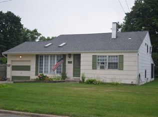 3016 Falcon Ave, Medford, NY 11763