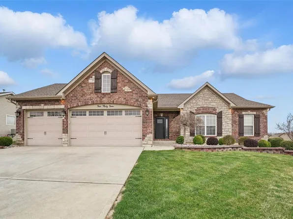 437 San Antonio Dr, Moscow Mills, MO 63362