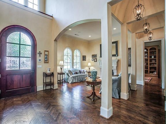 3rd image of 6738 Stefani Dr