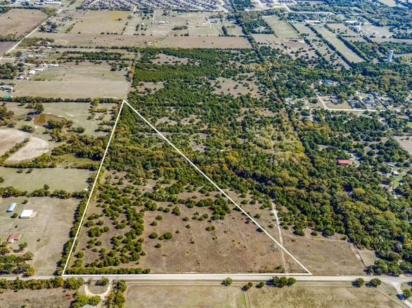 1610 S Joe Wilson Rd, Cedar Hill, TX 75104