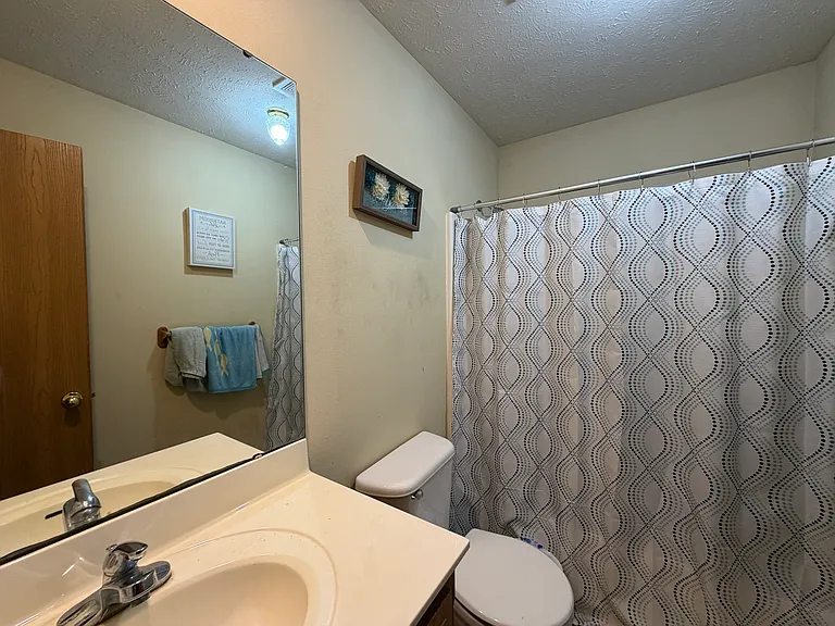 410 S Robert St — Photo 23