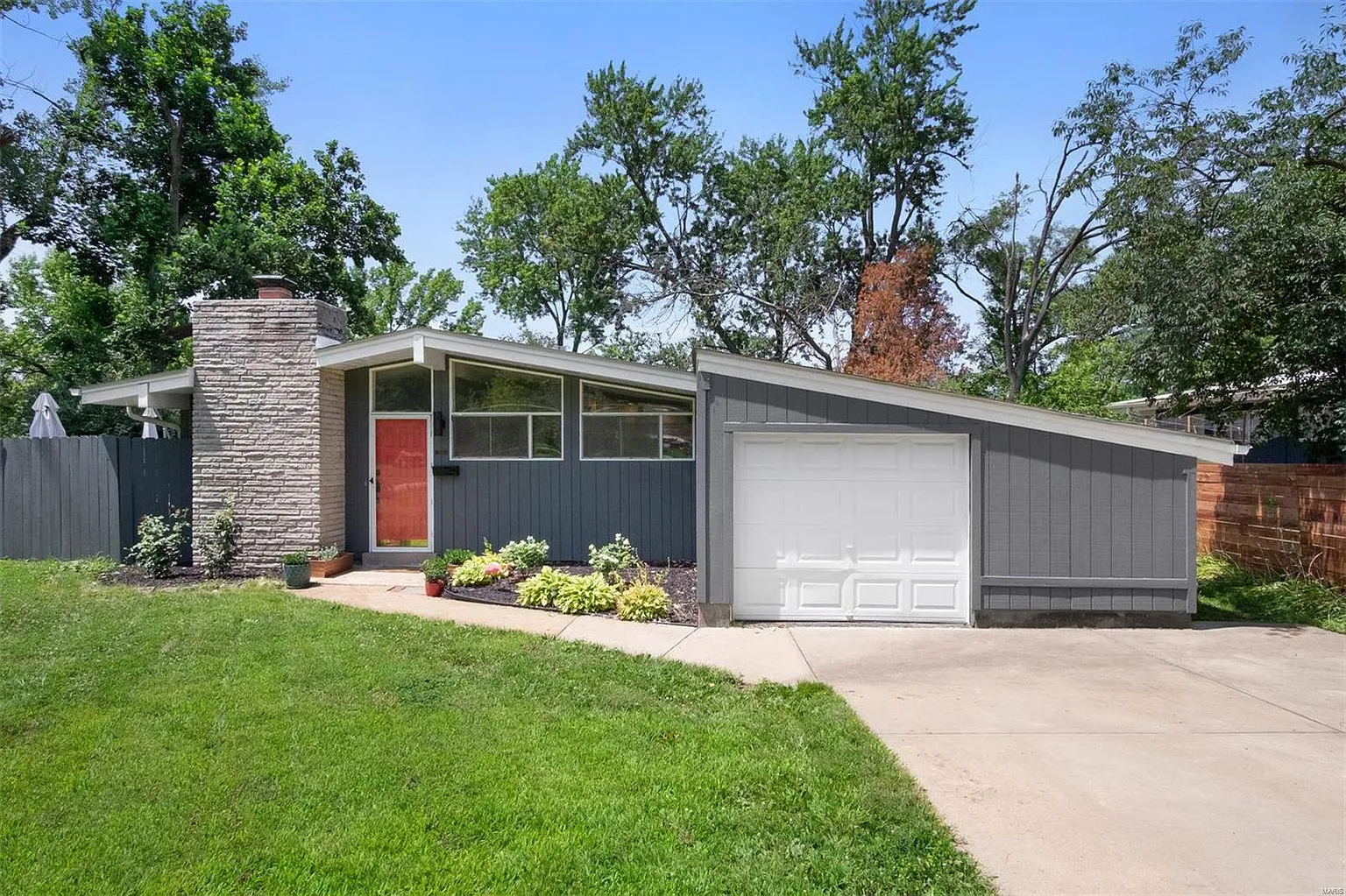 1541 Fournier Dr photo 1