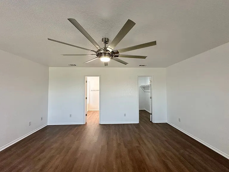 3102 Viewcrest Dr — Photo 17