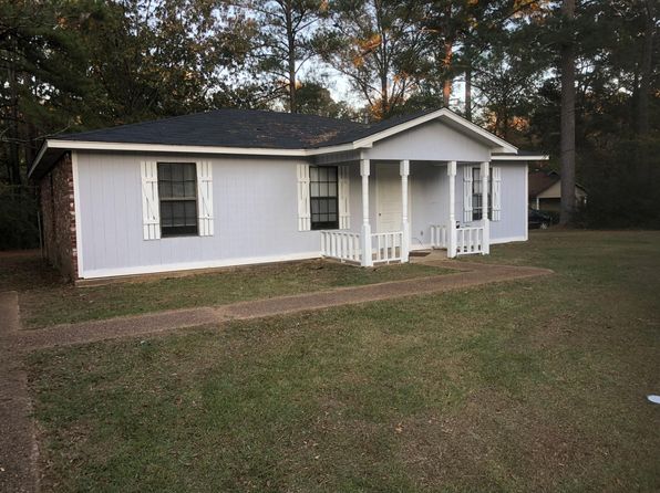 1056 Lake Dockery Rd