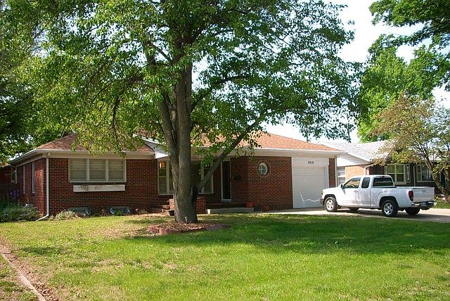 1st image of 909 E Skyview Dr