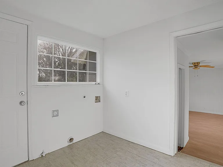 409 Booth Rd — Photo 11