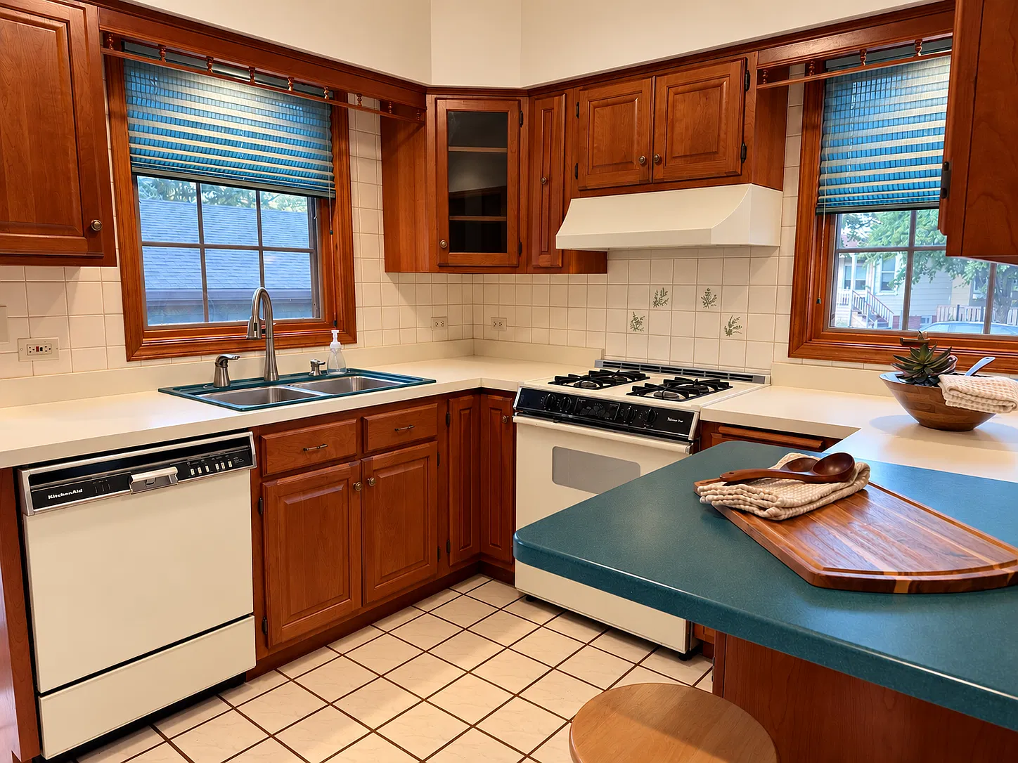 4 bed, 1486 sqft, $3,500 — Photo 2