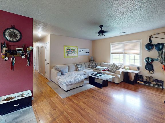 4th image of 303 N Depp Ave