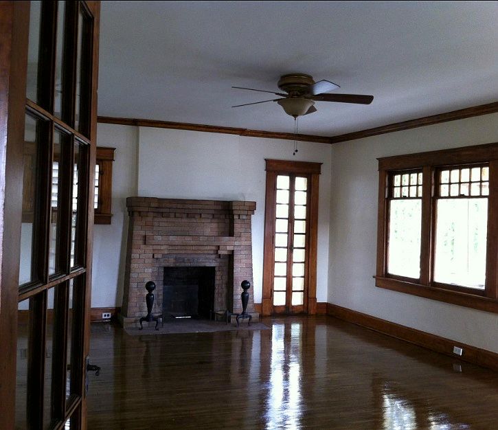 1st image of 211 W Pike St