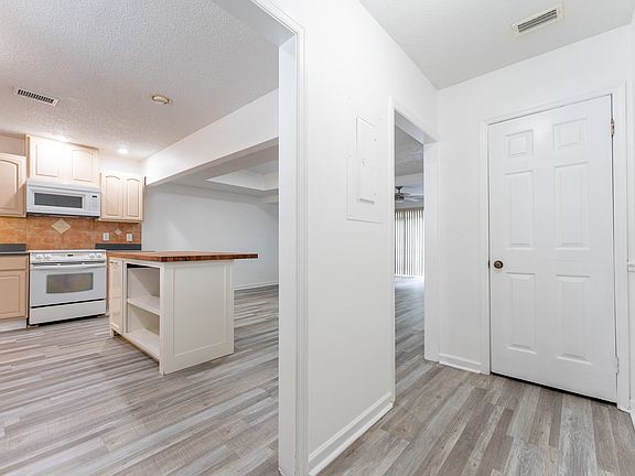 5th image of 1000 Sea Island Rd #24