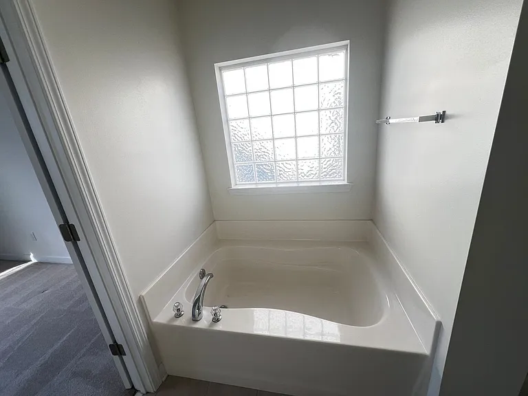 351 Vermillion Dr — Photo 22