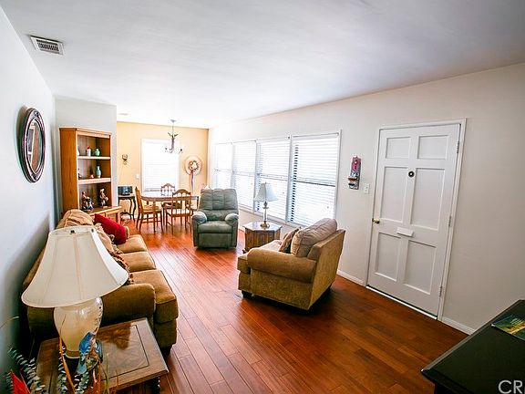 3rd image of 2053 Vancouver Ave