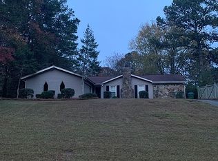 1652 Bentwood Dr, Lilburn, GA 30047
