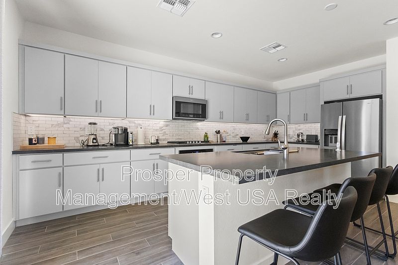 1st image of 21317 E Kingbird Dr