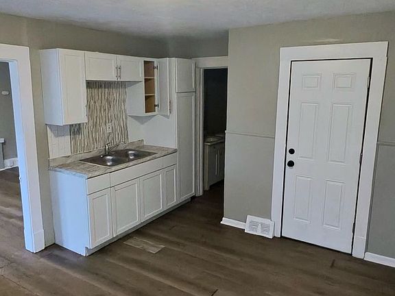 3rd image of 10514 Mount Auburn Ave