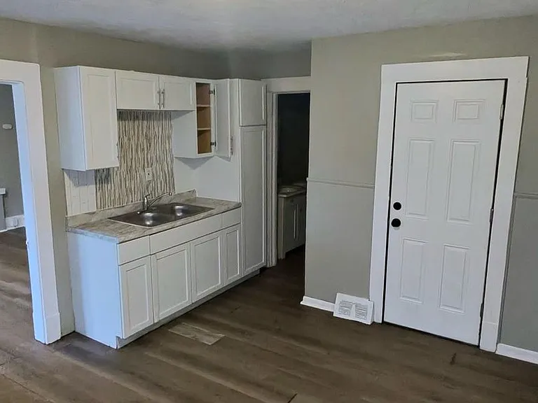 10514 Mount Auburn Ave — Photo 3