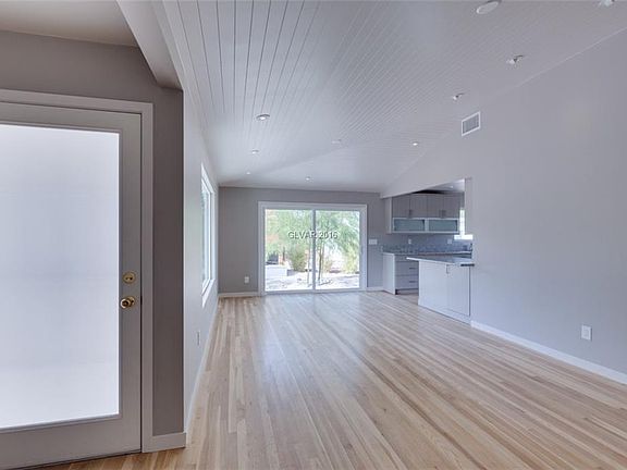 4th image of 1267 Melville Dr