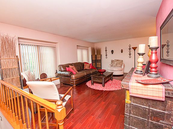 3rd image of 1430 Woodhollow Dr