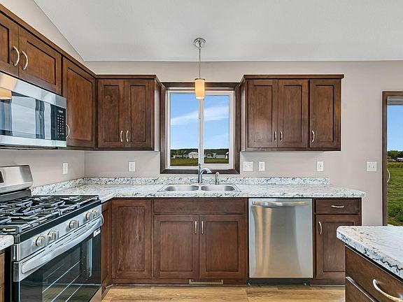 3rd image of 110 Woolgrass Way