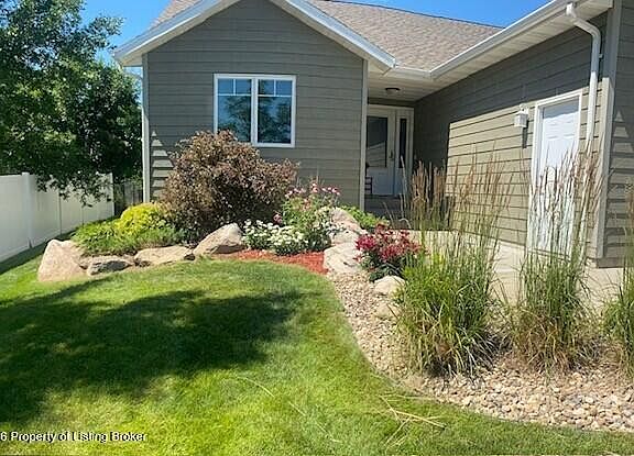 4th image of 370 Palm Beach Rd