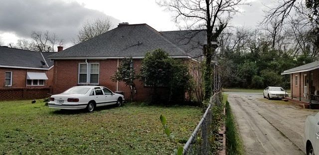 2nd image of 2123 8th St