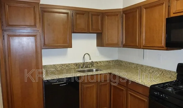 1300 Army Navy Dr #506 — Photo 13