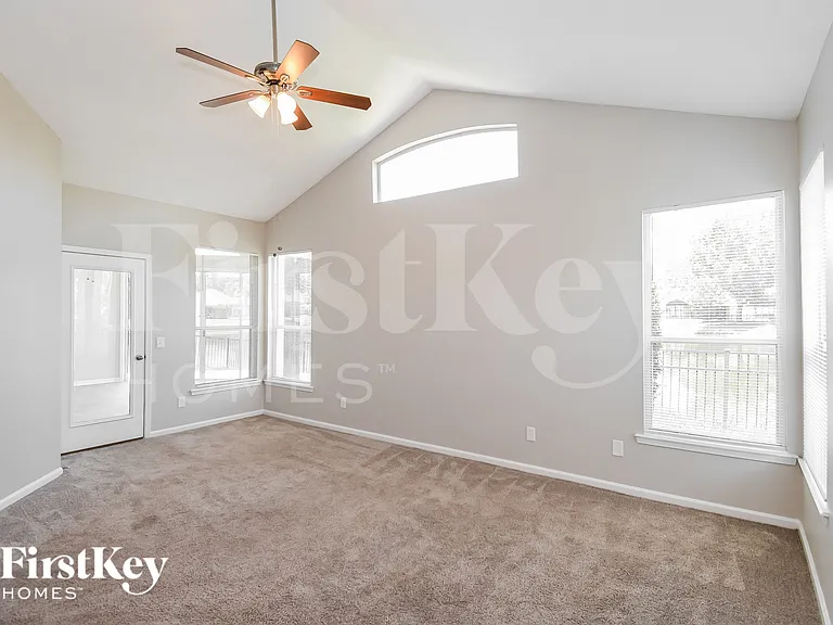 1528 Walnut Creek Dr — Photo 8