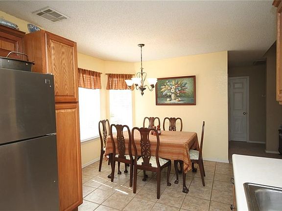 5th image of 1269 S Camellia Ln