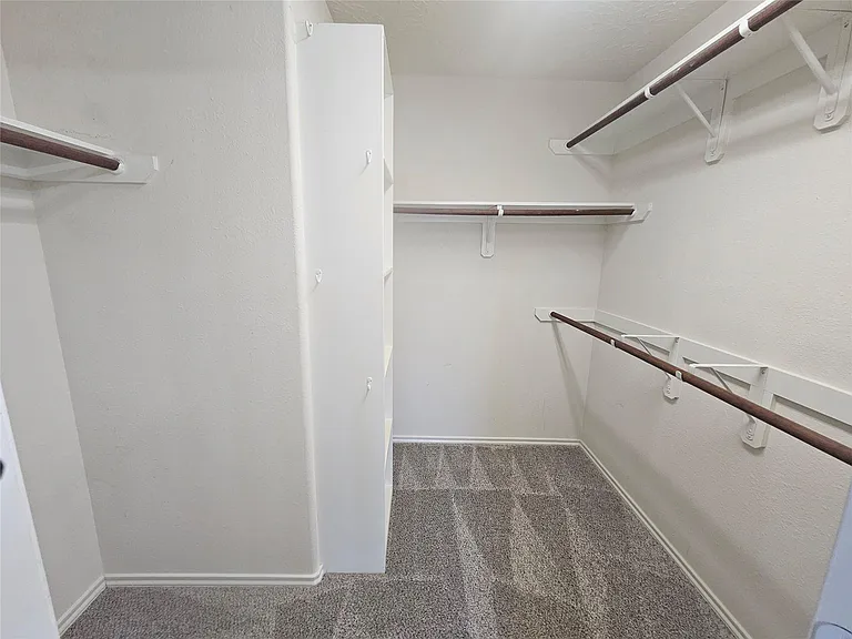 3219 Victorian Manor Ln — Photo 17