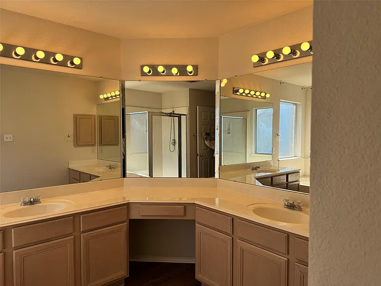 414 Darkwoods Dr — Photo 14