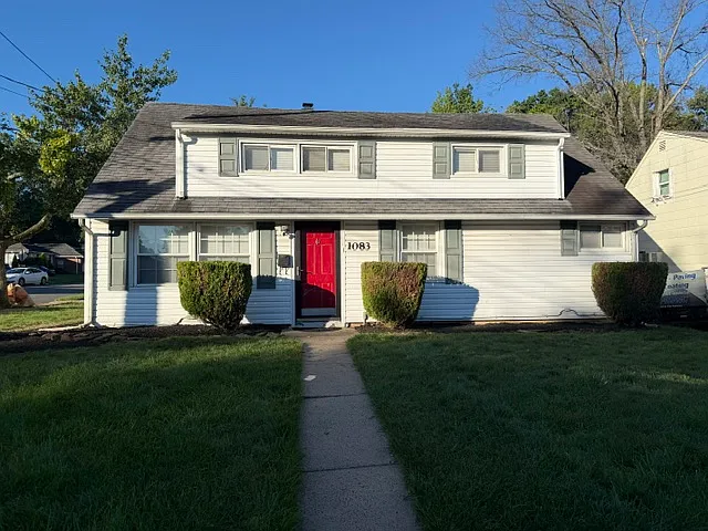 1083 Woodruff St
