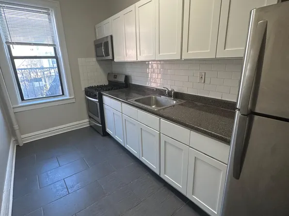 115 Fairview Avenue image 1 of 9