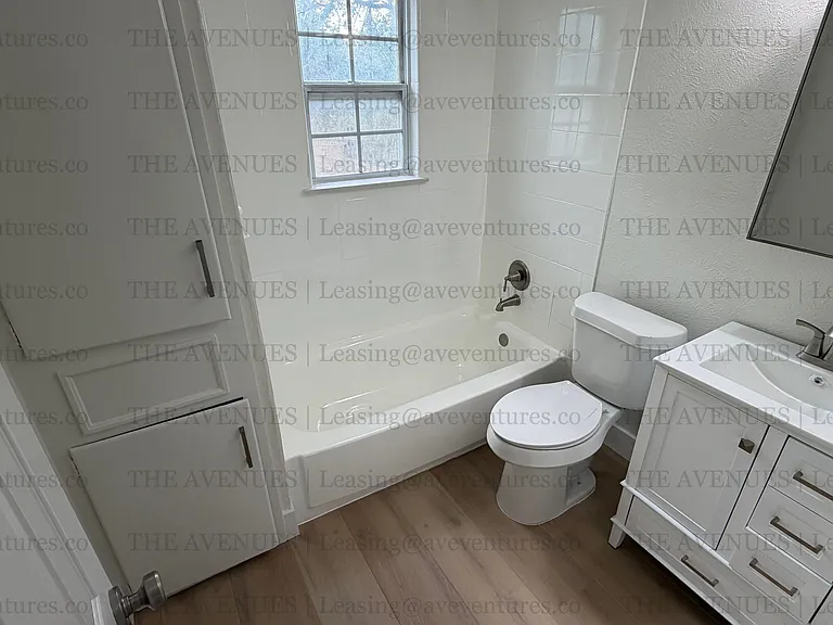 305 N Oak Cliff Blvd — Photo 10