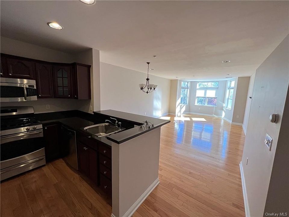 1st image of 3303 Leeward Dr