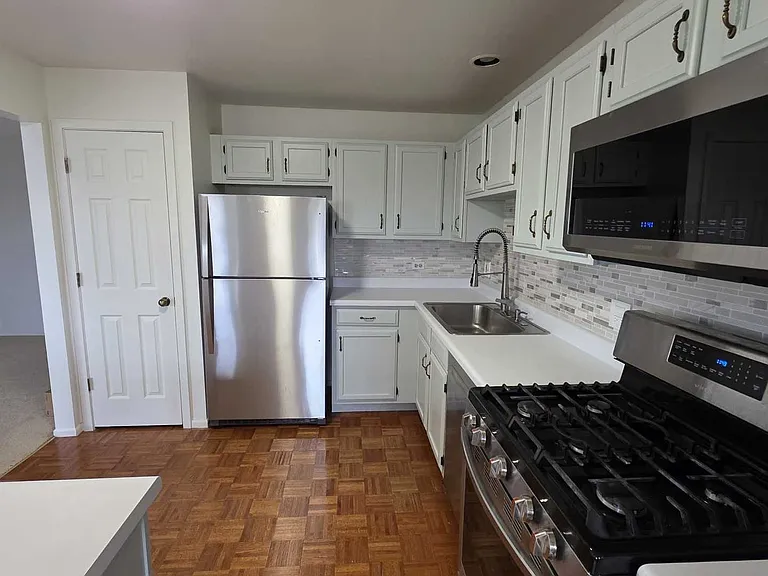 311 Glasgow Ln #Z2 — Photo 13