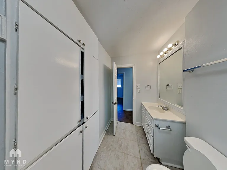 204 W Pioneer St — Photo 11