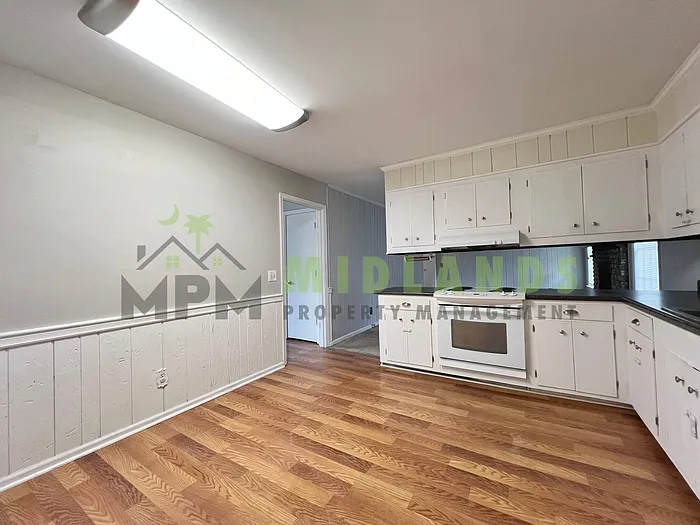 357 Creighton Dr — Photo 4
