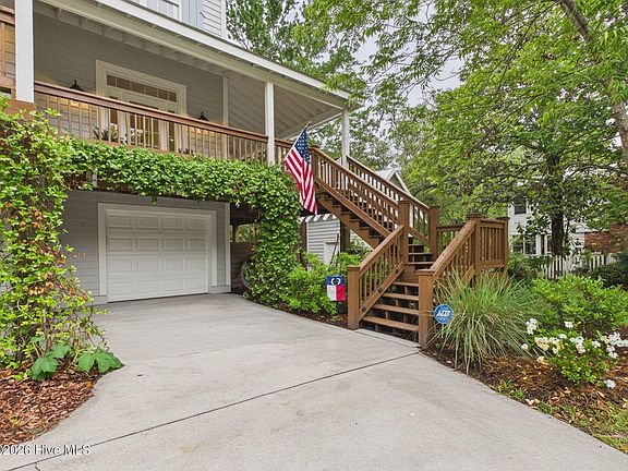 3rd image of 414 W Blackbeard Road W