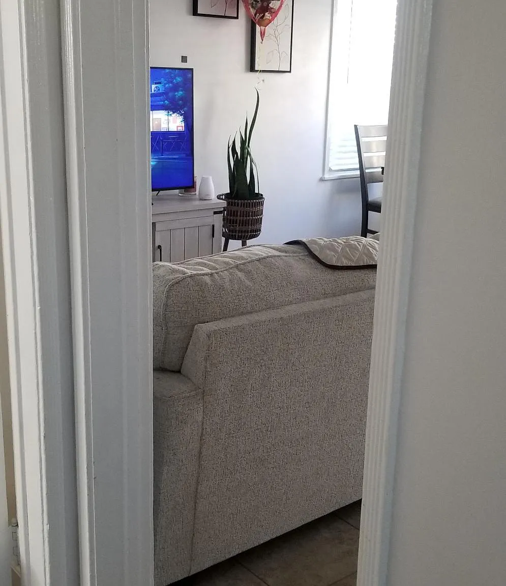 2823 W Vernon Ave — Photo 3