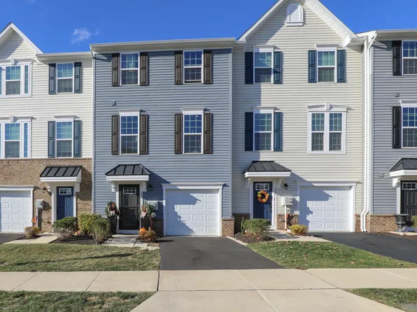 204 Station Dr, Dublin, PA 18917