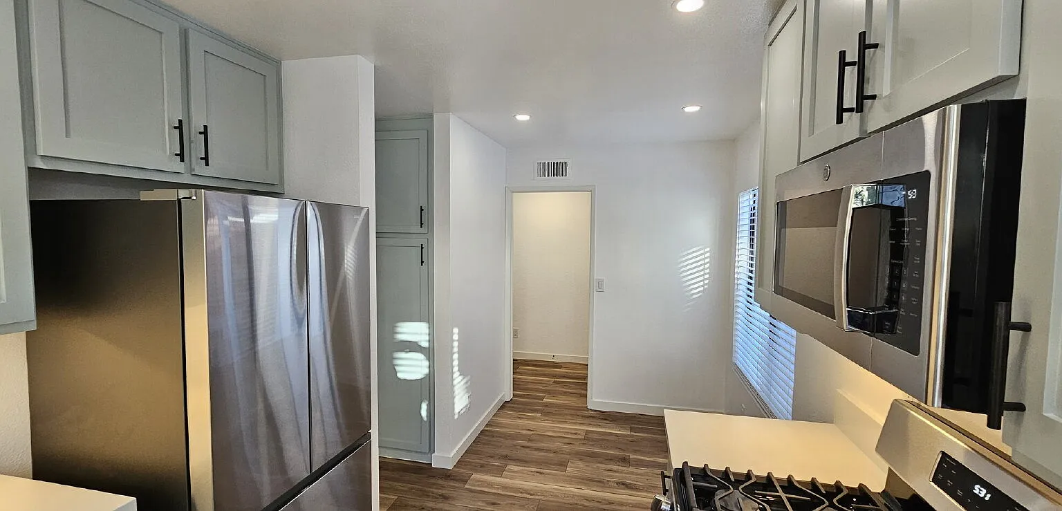 2 bed, 2.0 bath, 1101 sqft, $3,400 — Photo 4